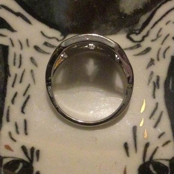 NEW Starburst Cut Out Signet Ring - Picture 5 of 8